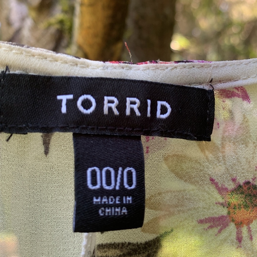 Torrid Floral Kimono in floral print - Picture 3 of 7